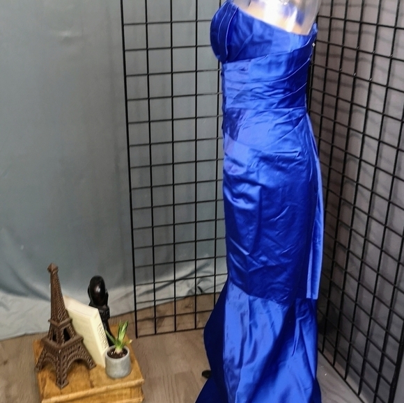 Y2K vintage Oscar de la Renta Royal Blue mermaid strapless pleated fitted gown - Picture 4 of 8